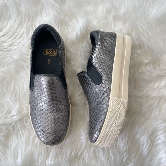 Ash | Women’s Jungle Leather Slip-On Platform Sneaker Italy Shoe Metallic Silver - Picture 2 of 8